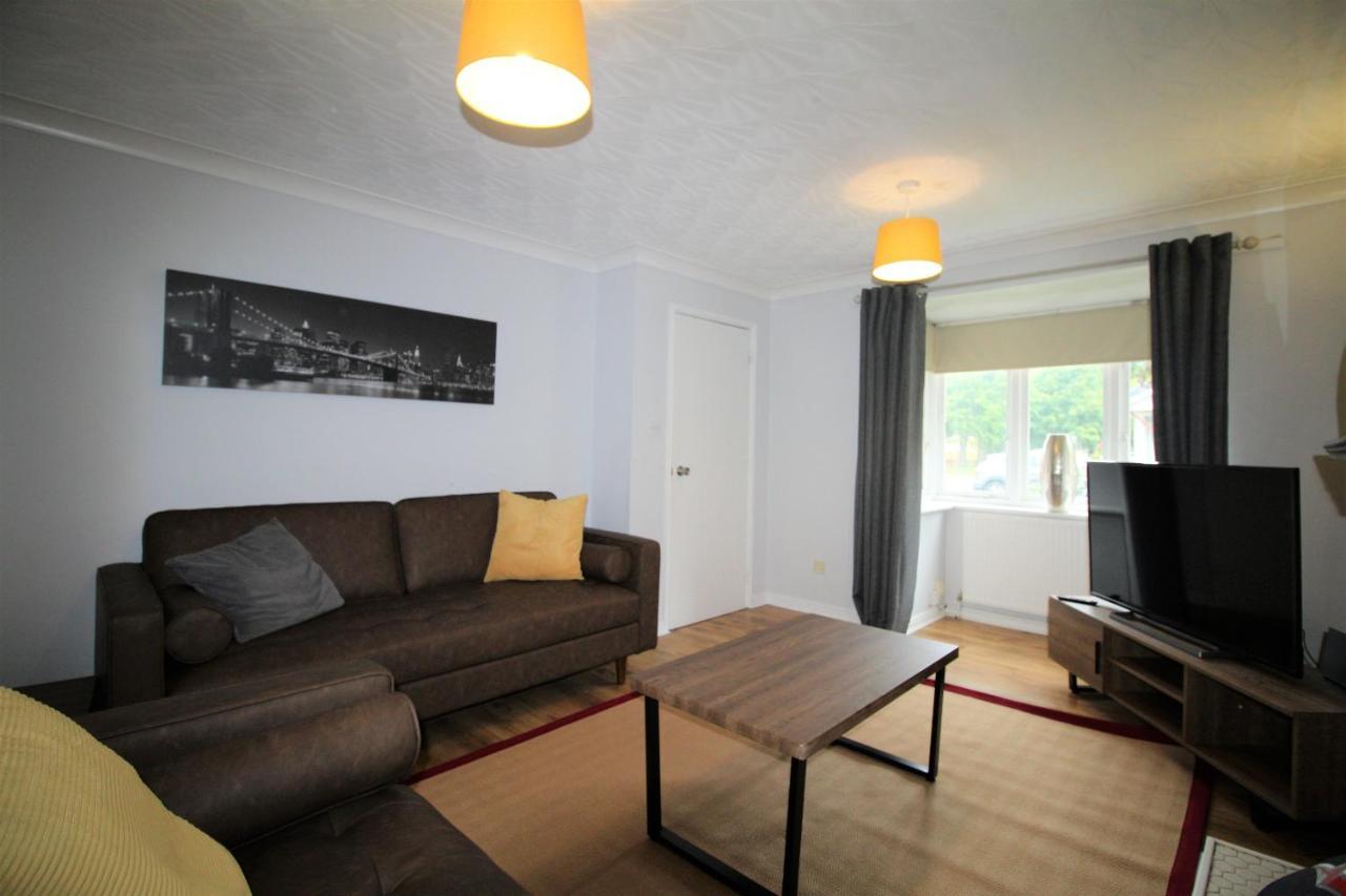 Doncaster - Warmsworth - Great Customer Feedback - 3 Bed Detached House - Private Garden & Parking Plus Garage - Quiet Cul De Sac Location - Dog Friendly - Fast Wifi - Close To Motorway Access 외부 사진