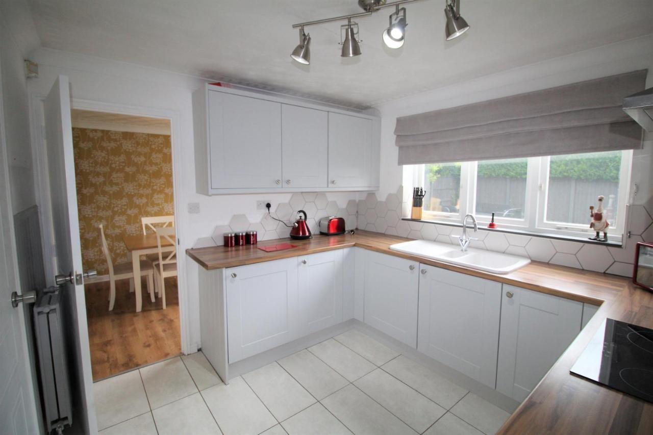 Doncaster - Warmsworth - Great Customer Feedback - 3 Bed Detached House - Private Garden & Parking Plus Garage - Quiet Cul De Sac Location - Dog Friendly - Fast Wifi - Close To Motorway Access 외부 사진